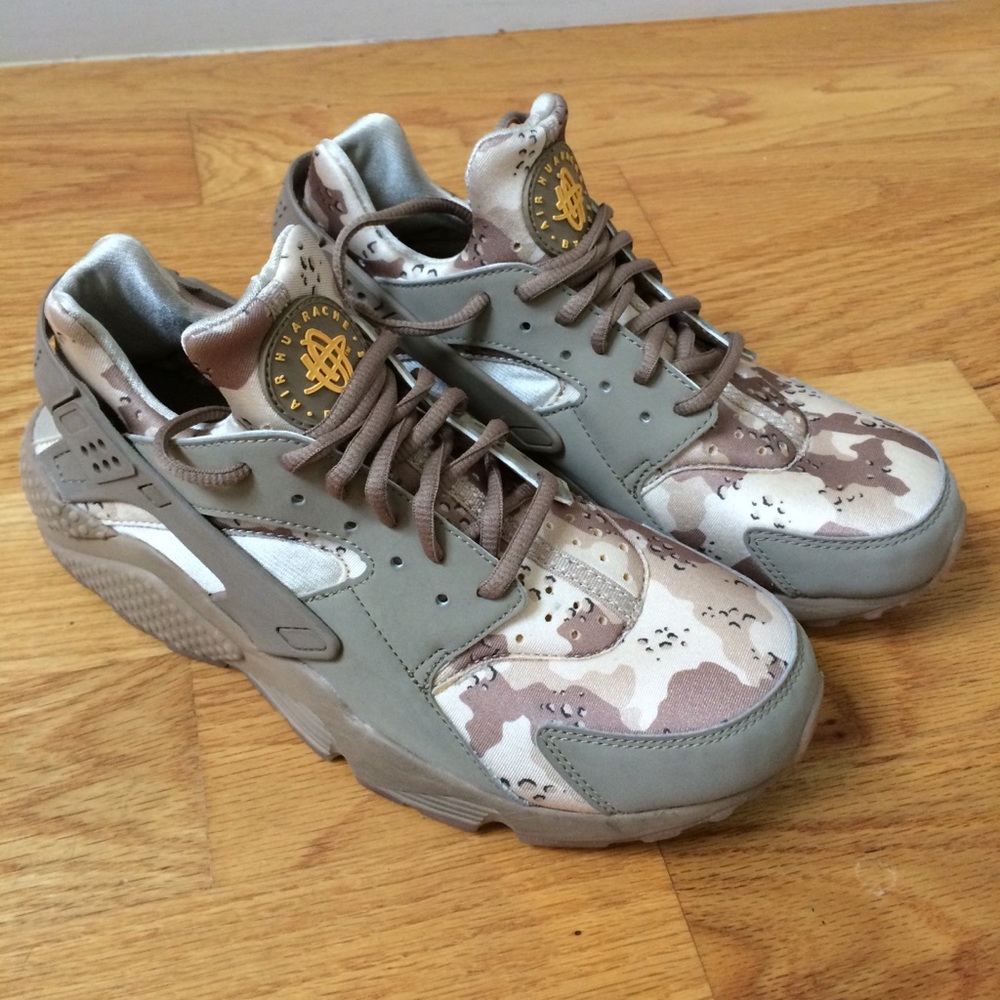 Like new Nike Air Huarache Run Desert Camo w8.5/9